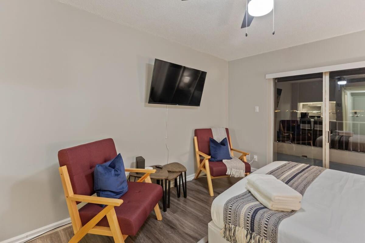 Cozy In Downtown High-rise * Memphis